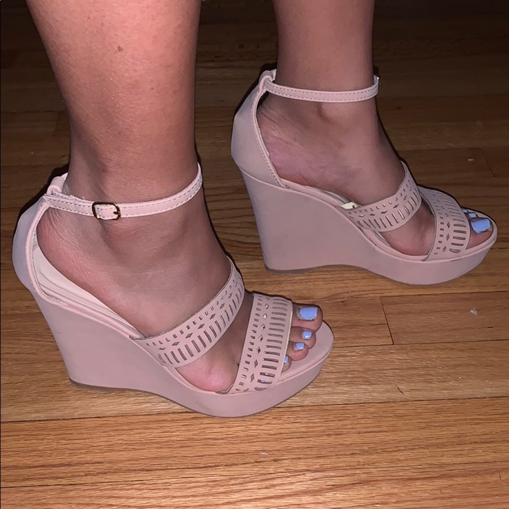 4.5in Blush pink wedges